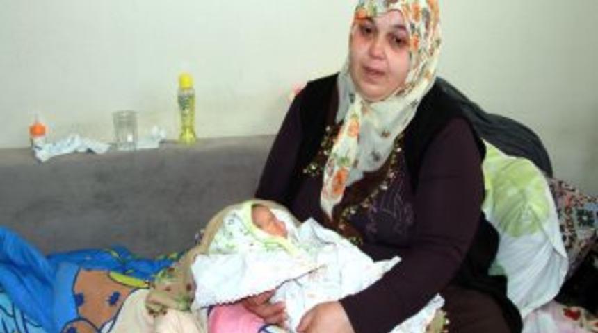 Aynı G&uuml;nde Acı Ve Mutluluğu Bir Arada Yaşayan Annenin Dramı