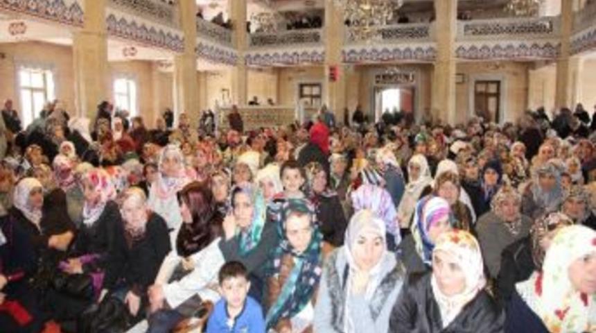 Bayanlara, Kuran Ve Hadis Okuma Yarışması D&uuml;zenlendi