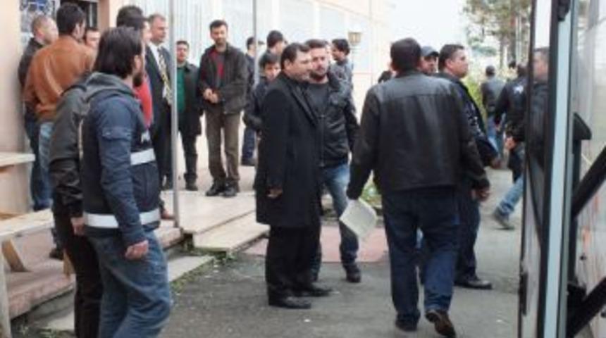 Hopa'da fuhuş baskını: 24 g&ouml;zaltı