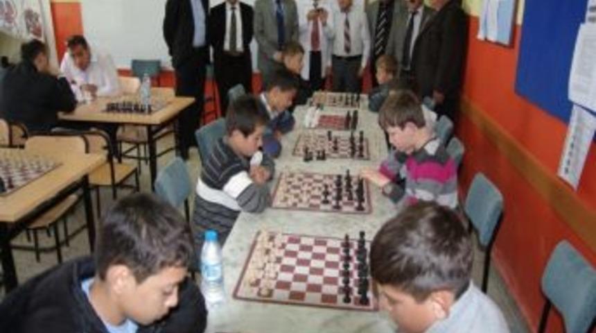 Ortaokullar Arası Satran&ccedil; Turnuvası Yapıldı