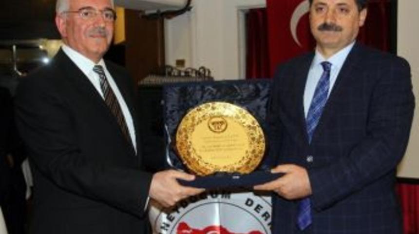 G&uuml;neydoğum Derneği&rsquo;nden Bakan &Ccedil;elik&rsquo;e &Ouml;d&uuml;l