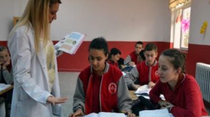 Hastalığını Yenen İlk&ouml;ğretim &Ouml;ğrencisinin En B&uuml;y&uuml;k Hayali Doktor Olmak