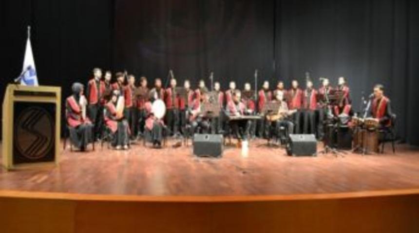 &Uuml;niversite &Ouml;ğrencilerinden Kutlu Doğum Kamp&uuml;s Programı'na B&uuml;y&uuml;k İlgi&rlm;