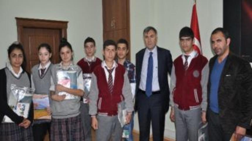&Ouml;ğrenciler, İl &Ouml;zel İdaresi Genel Sekreteri Akkuş'u Ziyaret Etti