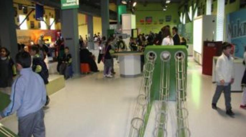 Bilim Adamı Adayları Fizik Ve Kimyayı Dokunup Oynayarak &Ouml;ğreniyorlar