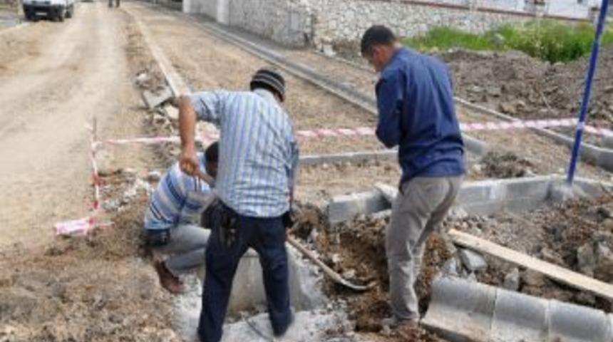 Saatcı, Babataşı Mahallesinde &Ccedil;alışmaları İnceledi