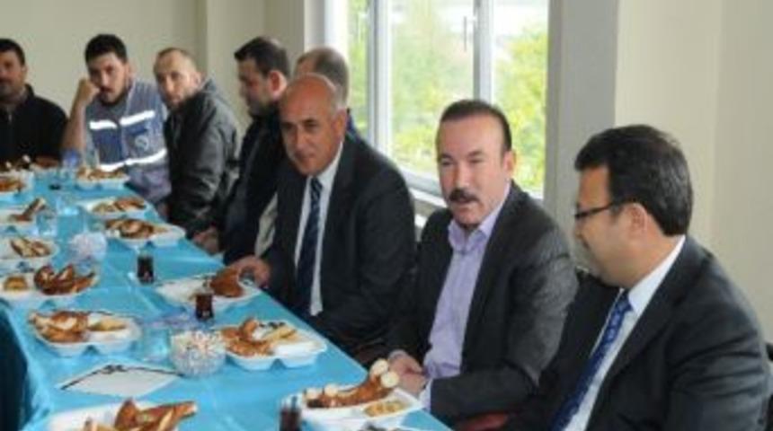 Başkan Doğan Fen İşleri M&uuml;d&uuml;rl&uuml;ğ&uuml; &Ccedil;alışanları İle Bir Araya Geldi