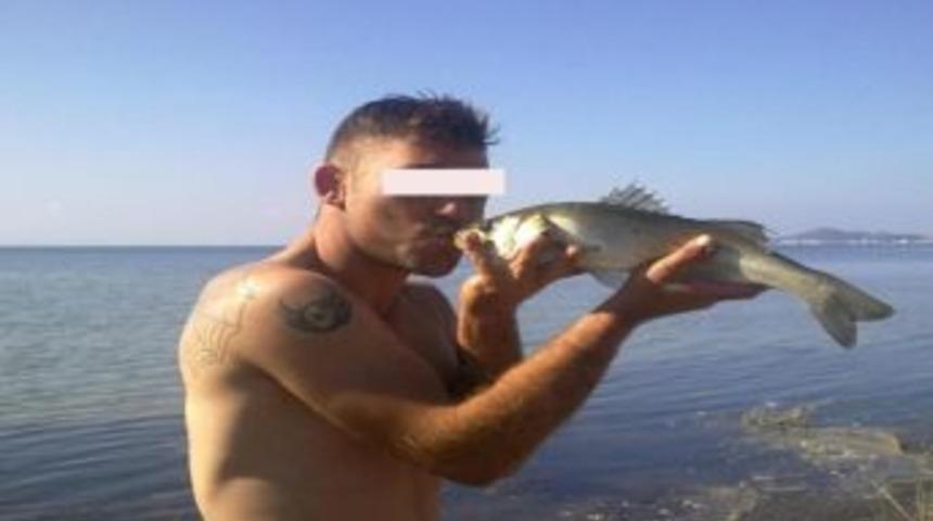 Kız kardeşine tecav&uuml;z etti