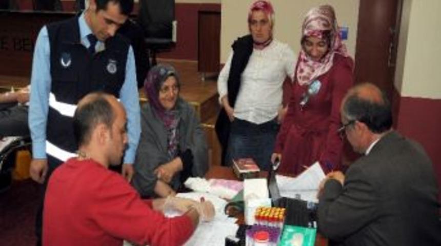 Başiskele Belediyesi&rsquo;nde Kan Bağışı Kampanyası D&uuml;zenlendi