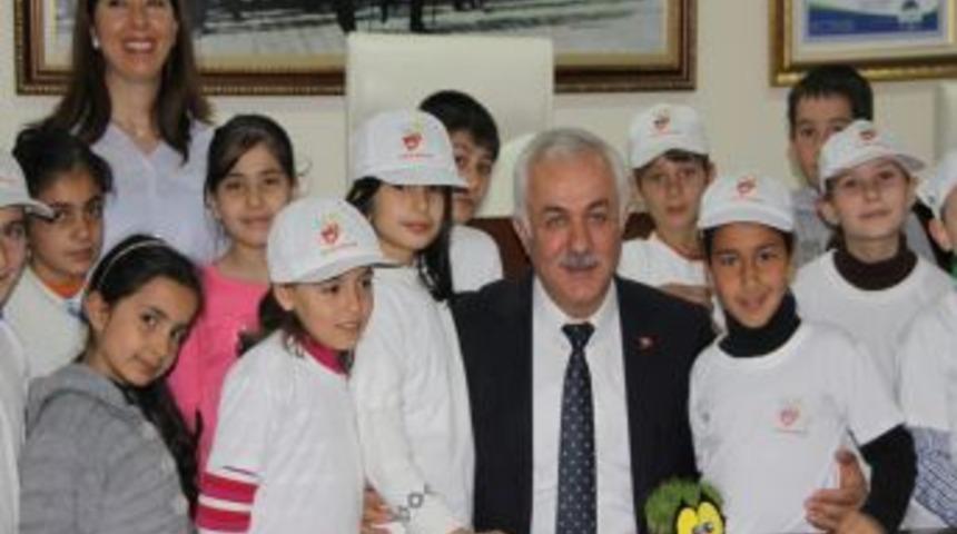 &Ouml;ğrenciler Iyilik I&ccedil;in Yarışıyor