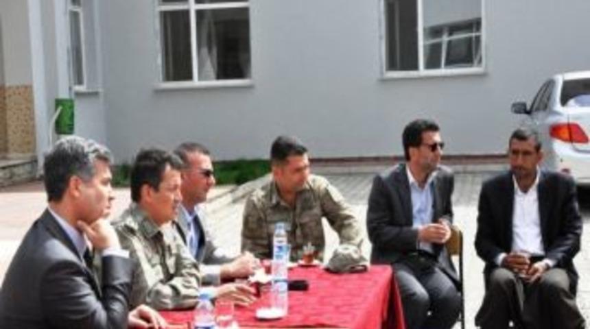 Karake&ccedil;i K&ouml;y&uuml;'nde Elektrik Toplantısı