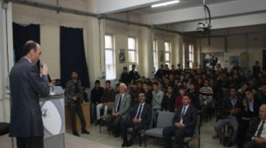 D&uuml;zce Tso Başkanı Metin B&uuml;y&uuml;k &Ouml;ğrencilerle Buluştu
