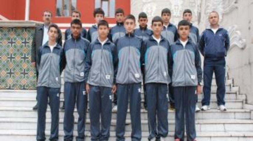 Melikgazi Belediyespor Voleybol Yaş Grubu Takımı T&uuml;rkiye Yarı Finallerinde