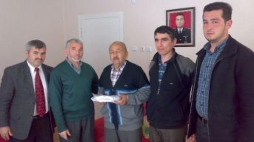 Şehit Binbaşı Ş&uuml;k&uuml;r Bağdatlı&rsquo;nın Evine Ziyaret