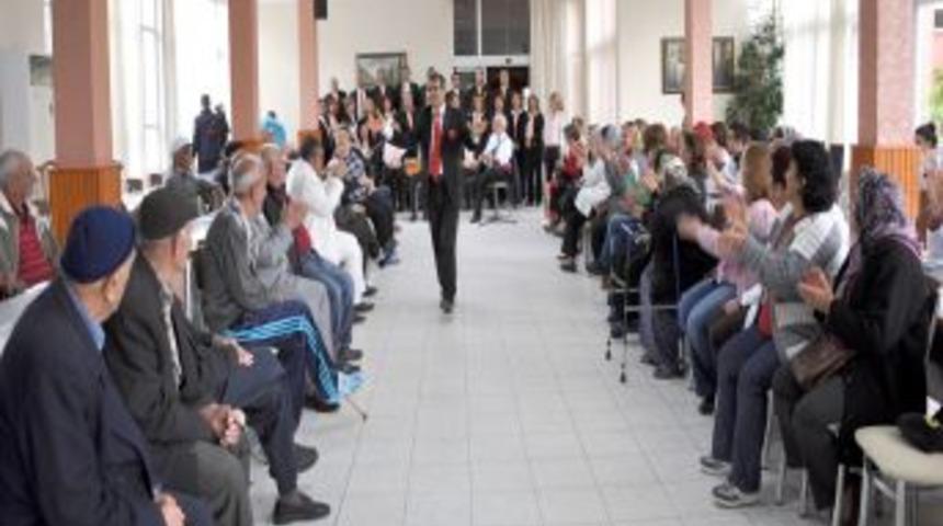 Yaşlılara Moral Konseri