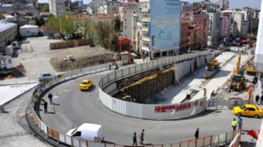 Sendikaların 1 Mayıs I&ccedil;in Israr Ettiği Taksim Meydanı