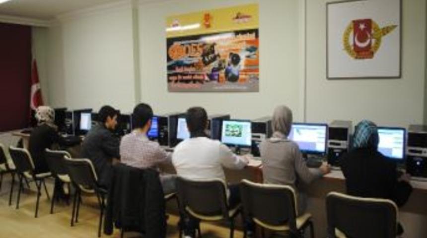 Fhgc Gazeteci Yetiştiriyor