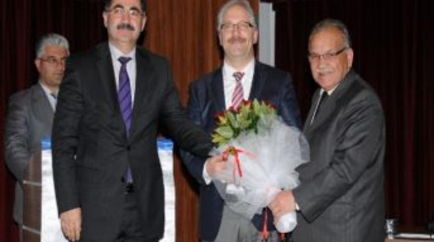 Nk&uuml;`de Hz. Peygamber Ve İnsan Onuru Konulu Konferans