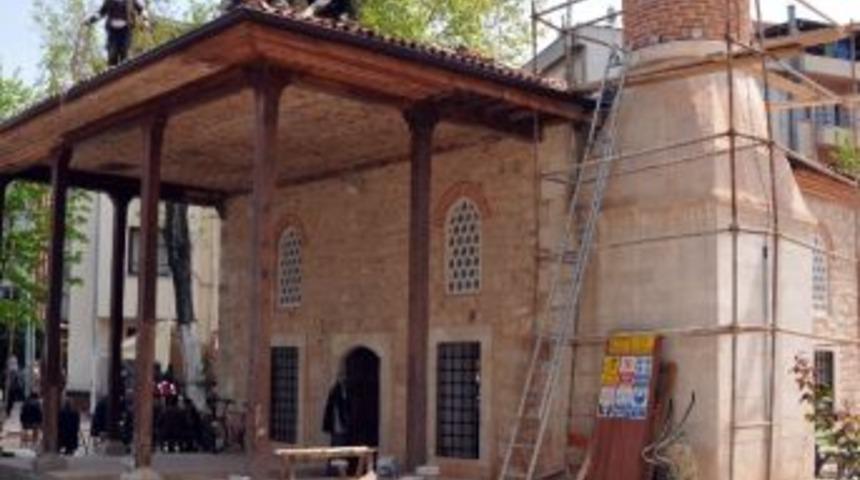 Mimar Sinan'ın Eseri R&uuml;stem Paşa Camii'nin Restorasyonu 15 Mayısta Tamamlanıyor
