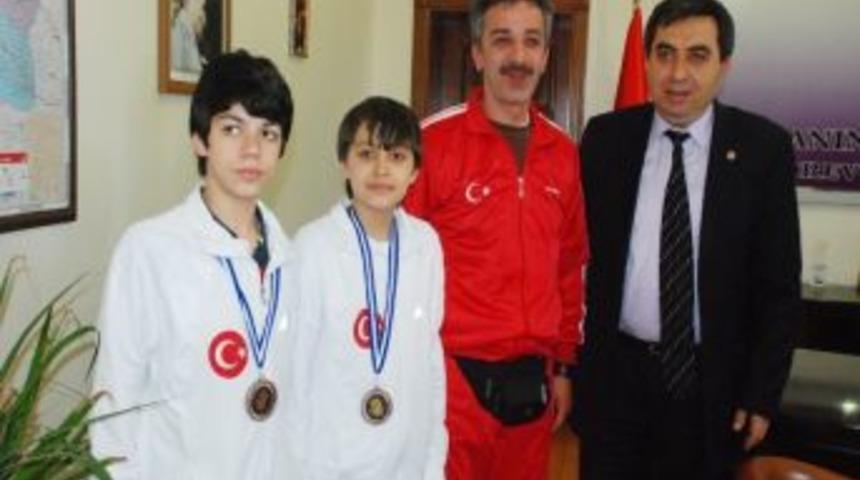 Avrupa &Uuml;&ccedil;&uuml;nc&uuml;s&uuml; &lsquo;wushu&rsquo;cular &Ouml;d&uuml;llendirildi
