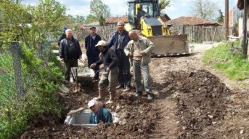 B&uuml;y&uuml;kpaşa K&ouml;y&uuml;nde Yağmur Suyu Terfi Hattı Yapıldı