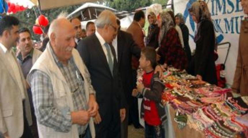 Tarsus&rsquo;ta Fakir &Ouml;ğrenciler I&ccedil;in Kermes D&uuml;zenlendi