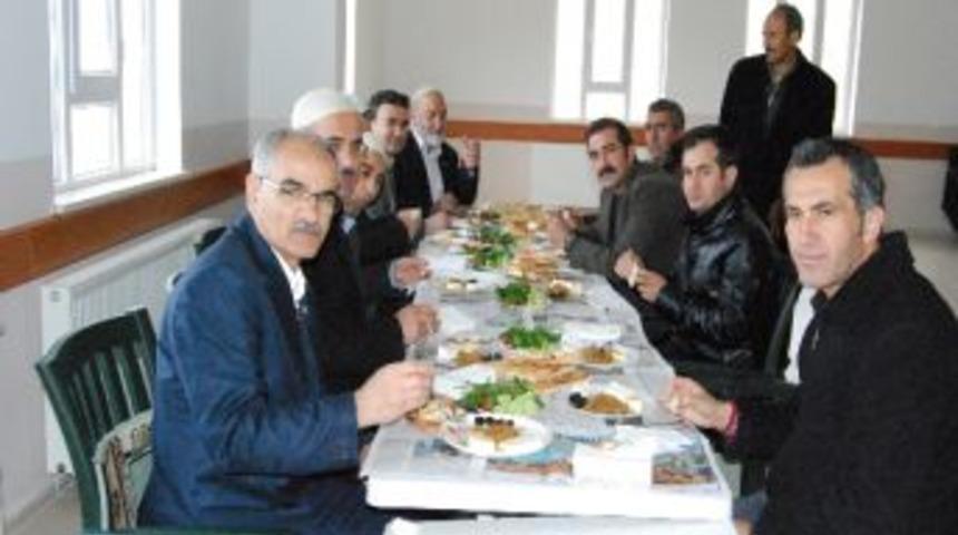 Tatvan&rsquo;da Kutlu Doğum Vesilesiyle Sabah Kahvaltıları Camilerde Yapılıyor