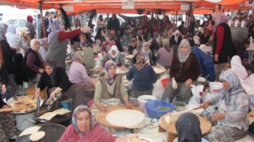 Yağmura Rağmen Hayırseverler Kermesi Boş Bırakmadı