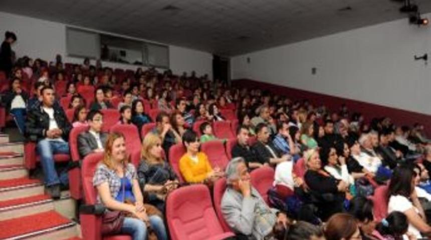 Kepez&rsquo;de &ldquo;eski Moda Komedya&rdquo;