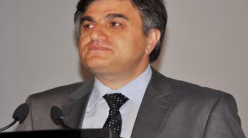 A&Uuml;'den 'gama Işınları Ile Atom &Ccedil;ekirdeğinden N&ouml;tron Ve Proton Koparma' Deneyi