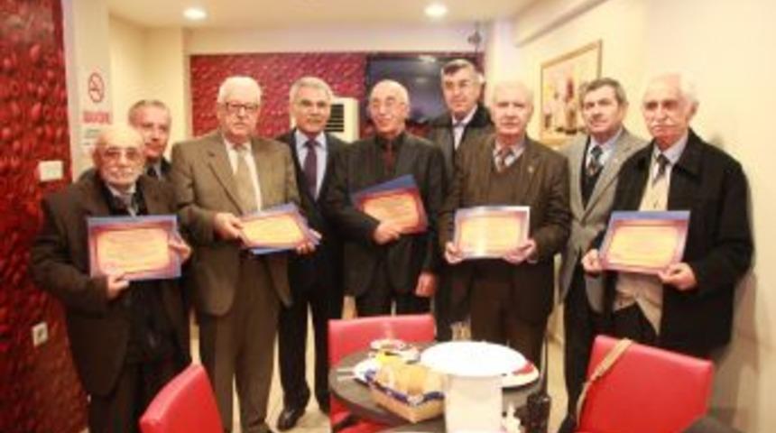 CHP k&ouml;y enstit&uuml;s&uuml; mezunlarını unutmadı