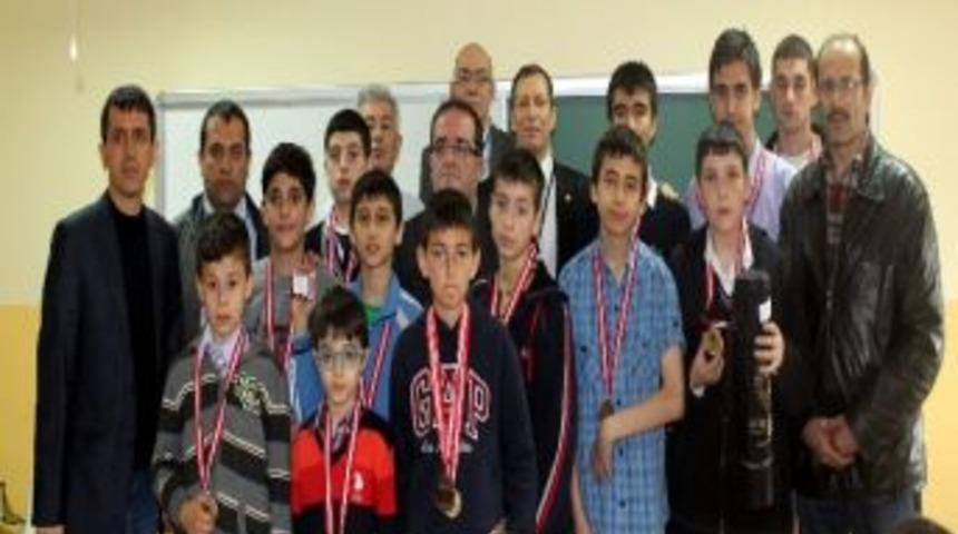 Erdemir Anadolu Lisesi&rsquo;nden Satran&ccedil; Turnuvası