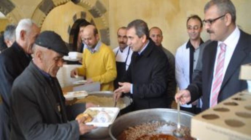 Yozgat'ta Kutlu Doğum Haftası Dolayısıyla Bin 500 Kişilik Yemek Dağıtıldı