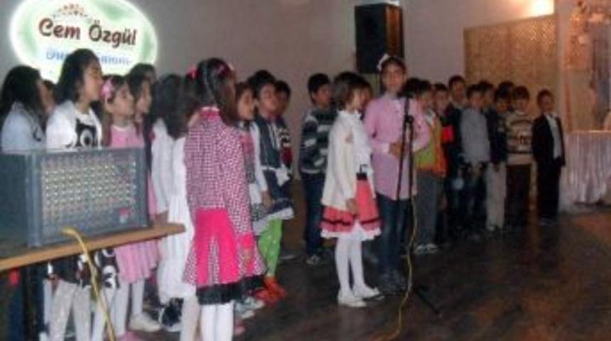 Şehit Cem &Ouml;zg&uuml;l İlk&ouml;ğretim Okulu&rsquo;nda Kutlu Doğum Coşkusu