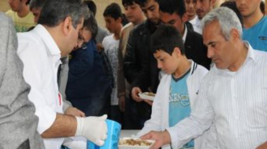 Viranşehir'de Bin 500 Kişiye Tirit Yemeği Dağıtıldı