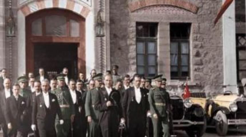 Atat&uuml;rk&ccedil;&uuml; D&uuml;ş&uuml;nce Derneği'nden Meclis'in İlk Yemeği