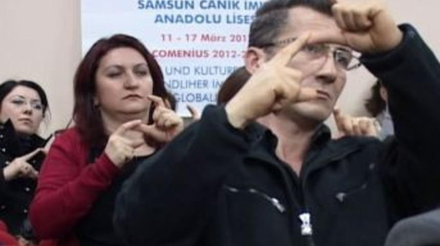 'T&uuml;rk İşaret Dili S&ouml;zl&uuml;ğ&uuml;' Kursu Ilk Olarak Samsun'da D&uuml;zenlendi