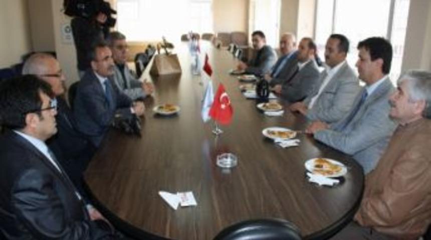 Saadet Partisi Yeni Ufuklar Derneği&rsquo;ni Ziyaret Etti