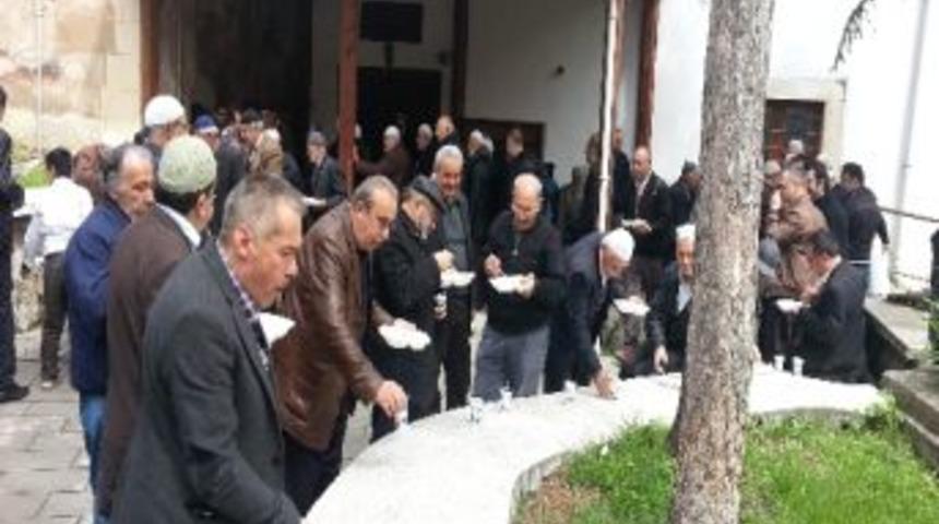 Cuma Namazı Sonrası Vatandaşlara Pilav İkramı