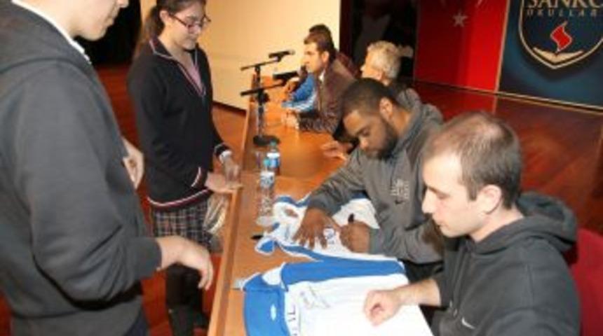 Profesyonel Basketbolcular SANKO&rsquo;lu &Ouml;ğrencilerle Buluştu