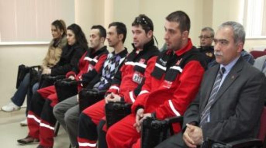 G&ouml;n&uuml;ll&uuml; İtfaiyeciler Sertifikalarını Aldı