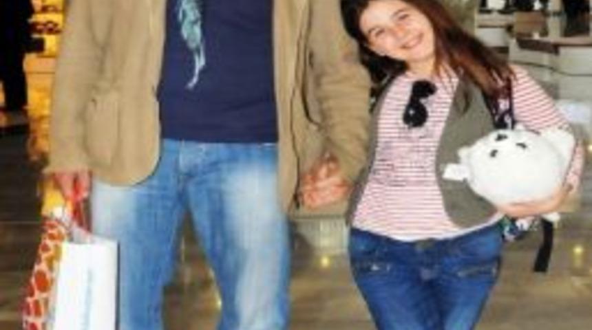 Emre Kınay Kızıyla Doyasıya Eğlendi