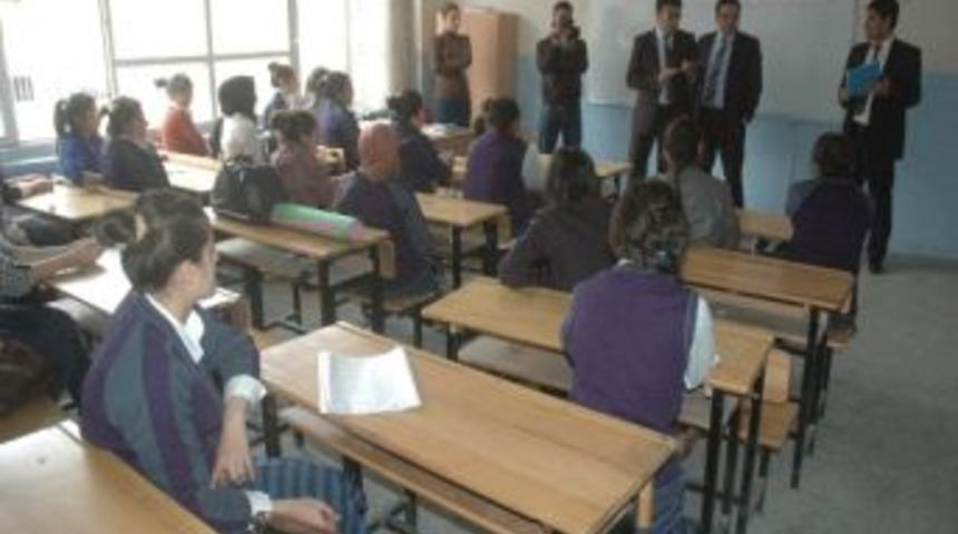 İşkur İl M&uuml;d&uuml;rl&uuml;ğ&uuml;n&rsquo;den &Ouml;ğrencilere Meslek Tanıtımı