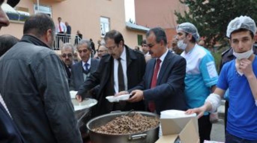 Erzurum'da 5 Bin Kişiye Kutlu Doğum Aşı Ikram Edildi