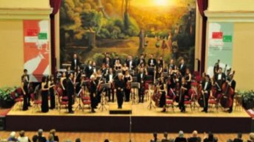 Hacettepe Senfoni Orkestrası Avrupa&rsquo;da Tam Not Aldı