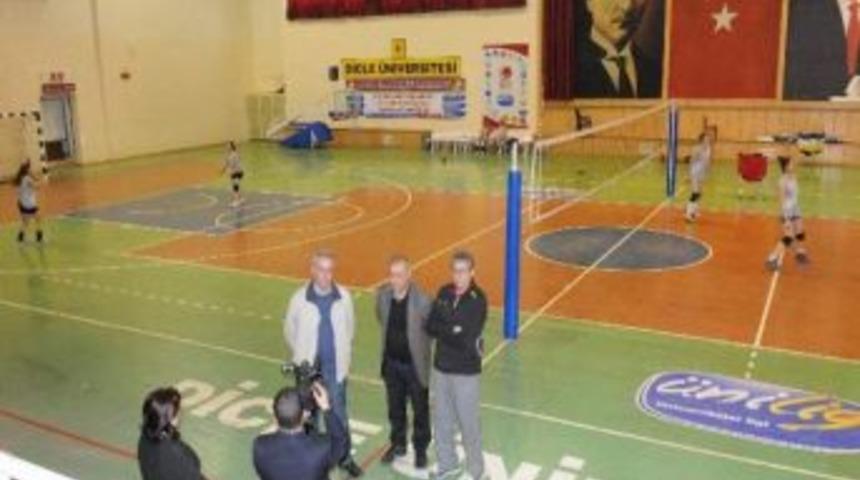 Milli Takım Antren&ouml;r&uuml;nden Eğitim Semineri