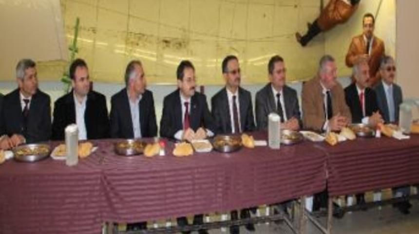 &Ccedil;orum Sancaktar &Ccedil;arşısı Esnafından Kutlu Doğum Yemeği