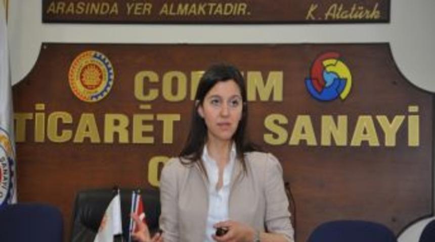 &Ccedil;orum&rsquo;da K&uuml;melerde İşbirliği Ağ Oluşturma Ve G&uuml;ven Y&ouml;netimi Eğitimi