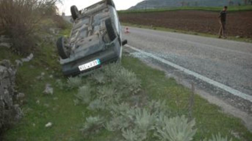 Selendi'de Trafik Kazası: 5 Yaralı