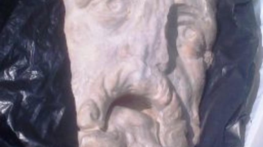 Roma D&ouml;nemine Ait &lsquo;geyik Adam&rsquo; Heykeli Ele Ge&ccedil;irildi